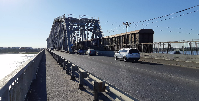 мост в Астрахани для грузовиков